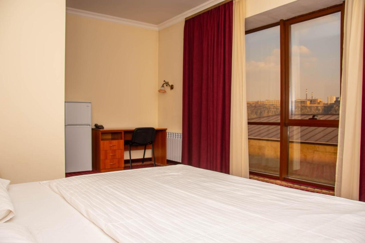 Olympavan Hotel يريفان المظهر الخارجي الصورة
