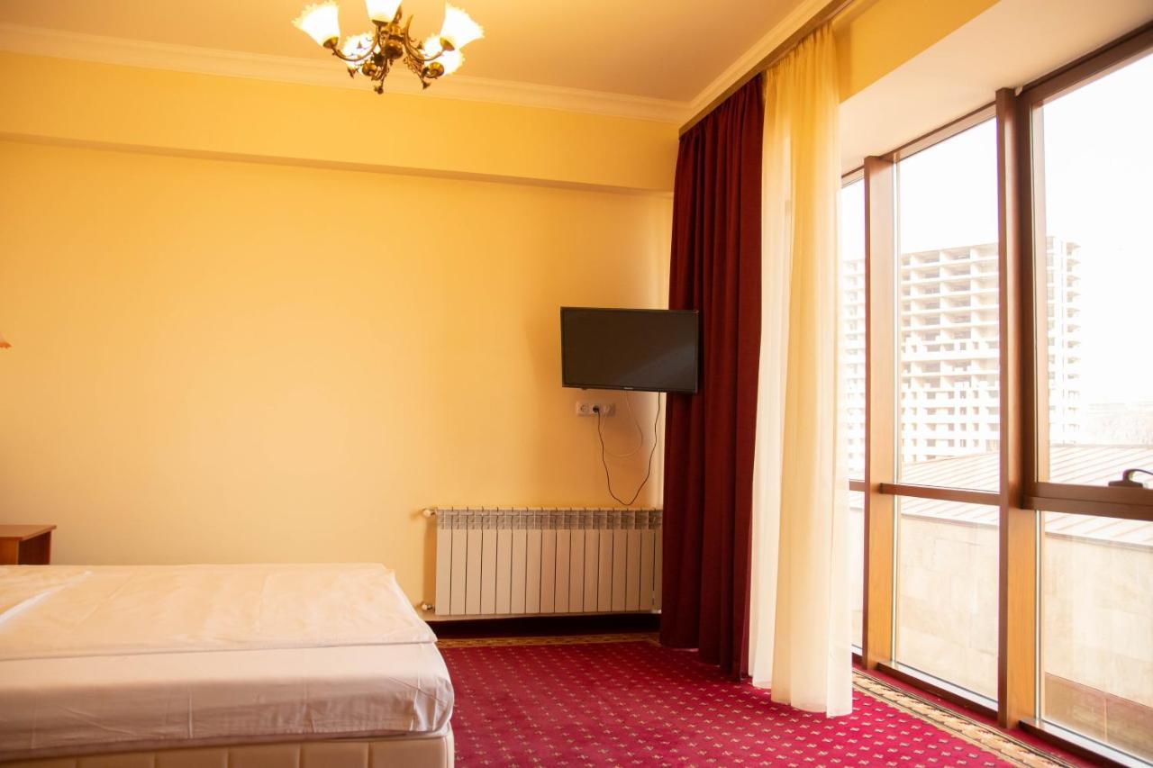 Olympavan Hotel يريفان المظهر الخارجي الصورة