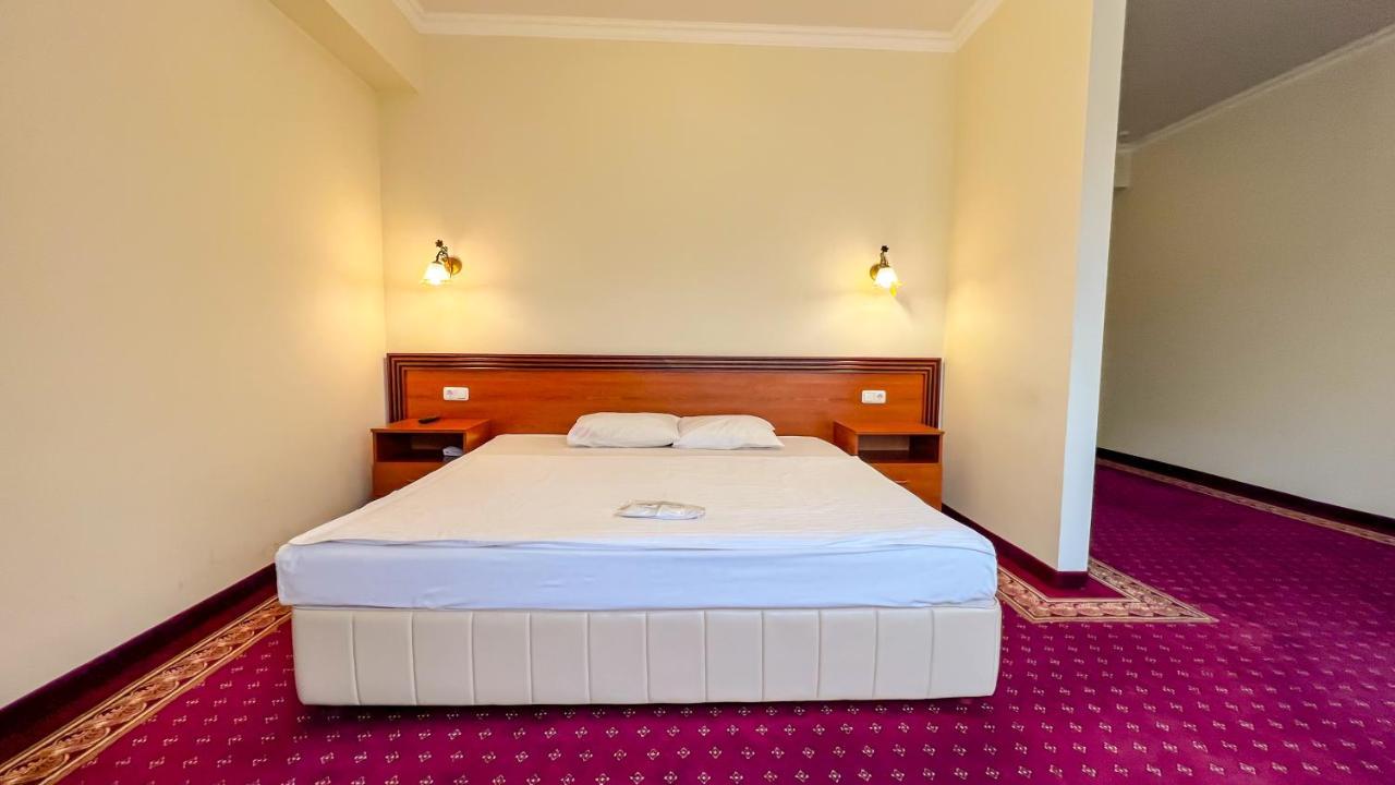 Olympavan Hotel يريفان المظهر الخارجي الصورة